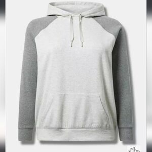 Torrid Classic Fit Fleece Raglan Hoodie Heather Grey Colorblock - NWT - Size 2